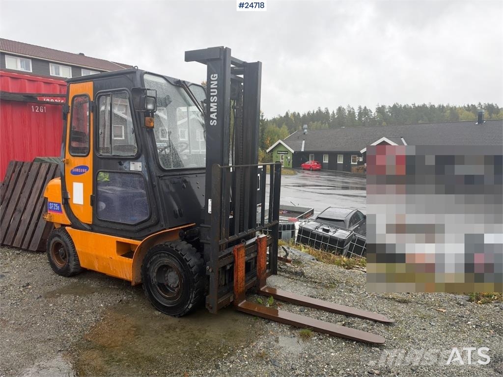 Samsung SF250 Forklift – Only 1,980 Hours! Carretillas diesel