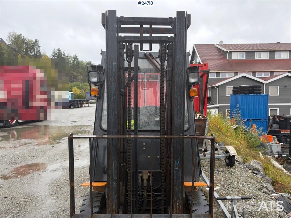 Samsung SF250 Forklift – Only 1,980 Hours! Carretillas diesel