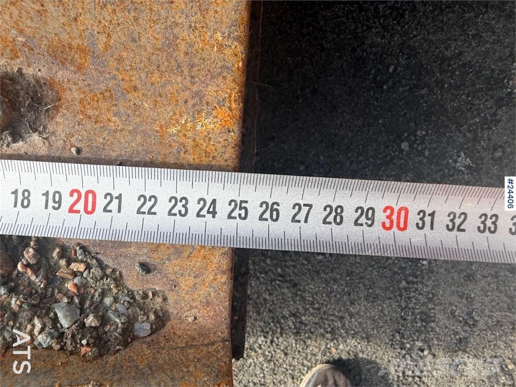 Sandvik Dino DC400R drill rig with machine control and sha Свердлильні установки