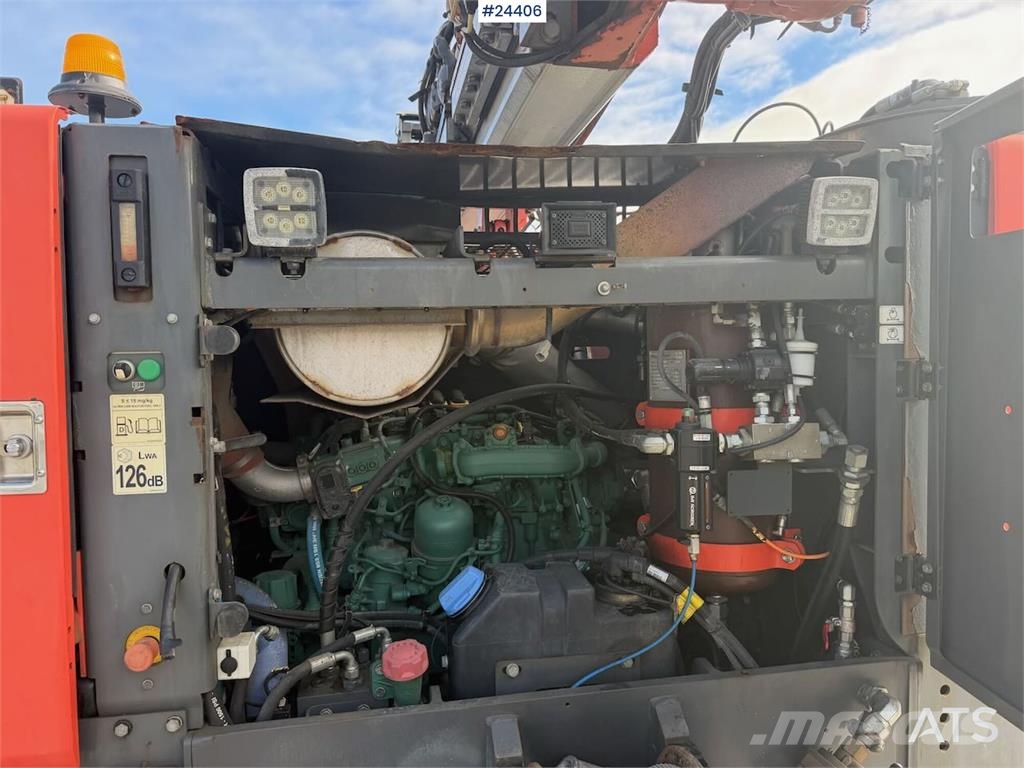 Sandvik Dino DC400R drill rig with machine control and sha Свердлильні установки