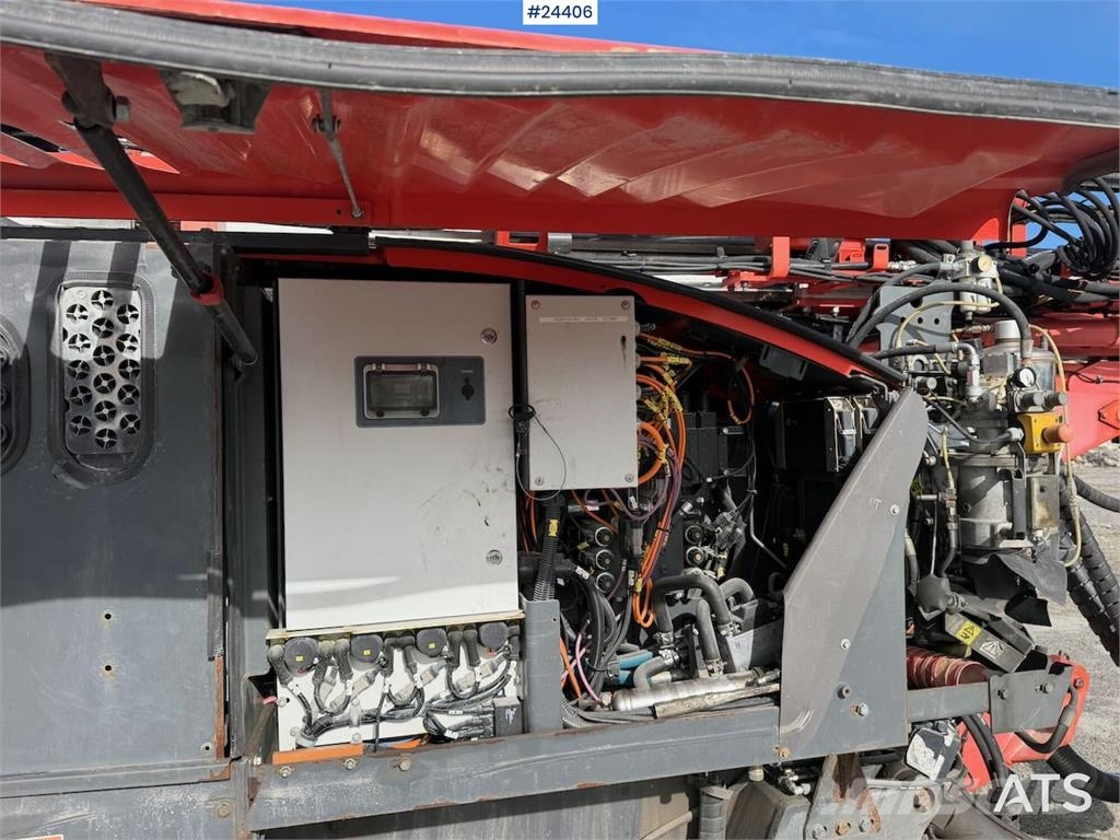 Sandvik Dino DC400R drill rig with machine control and sha Свердлильні установки