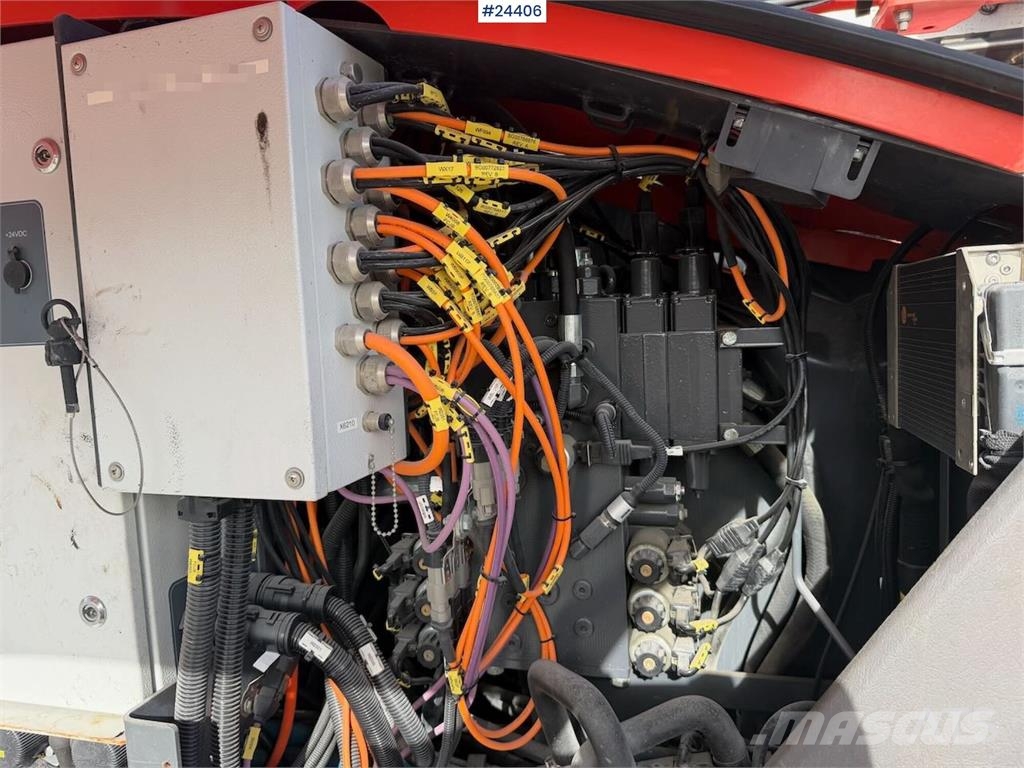 Sandvik Dino DC400R drill rig with machine control and sha Свердлильні установки