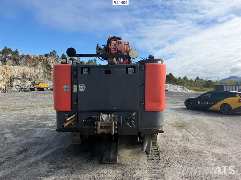 Sandvik Dino DC400R drill rig with machine control and sha Свердлильні установки