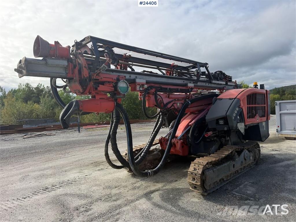 Sandvik Dino DC400R drill rig with machine control and sha Свердлильні установки