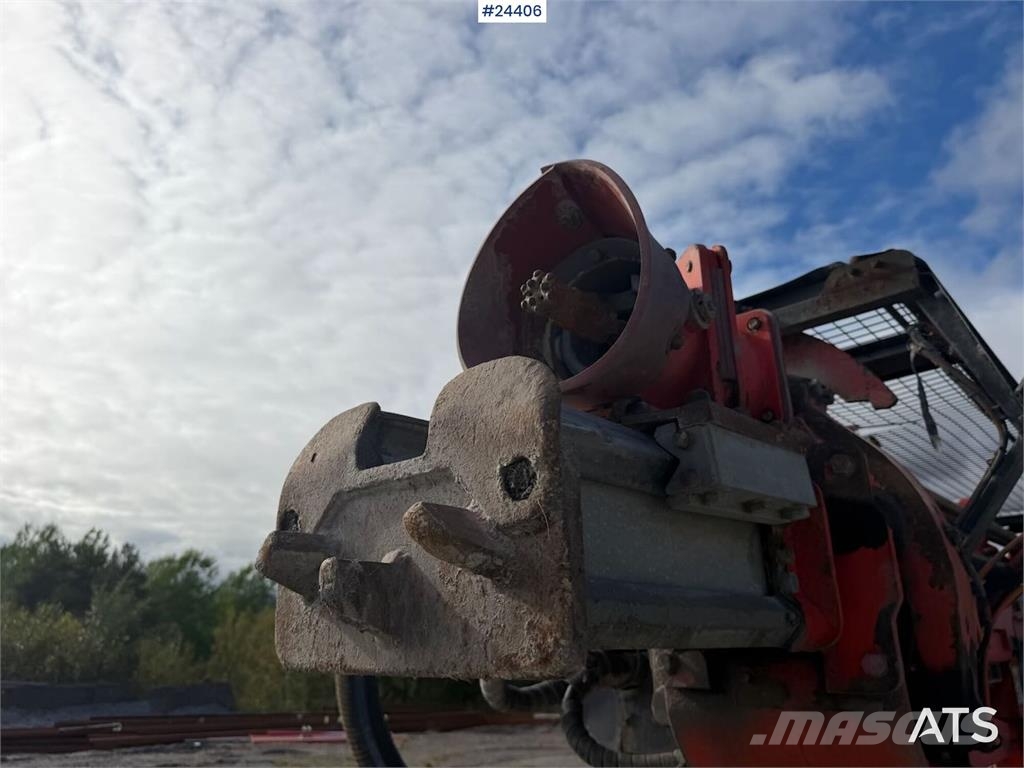 Sandvik Dino DC400R drill rig with machine control and sha Свердлильні установки
