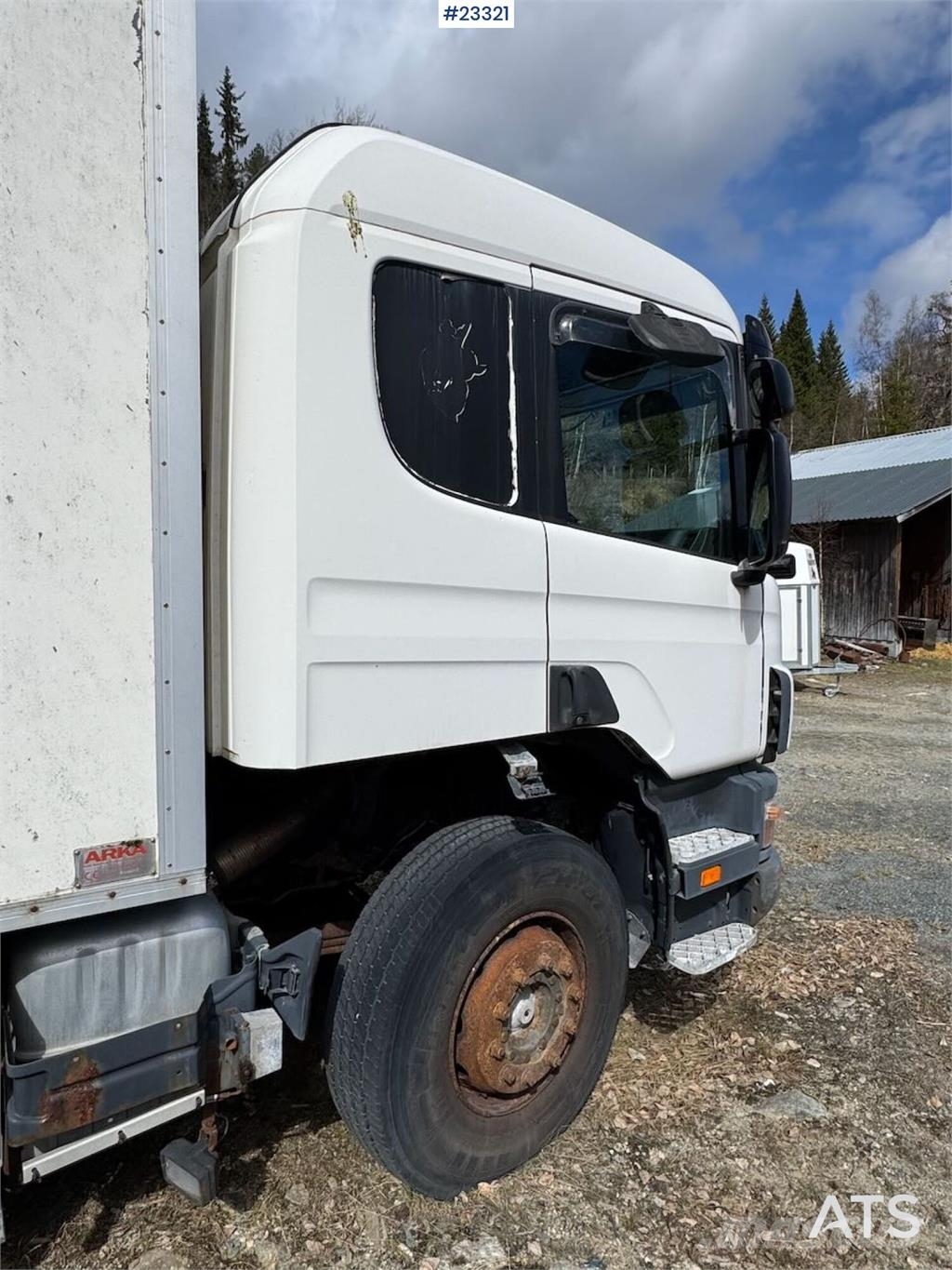 Scania 114 with tank. Camiones cisternas