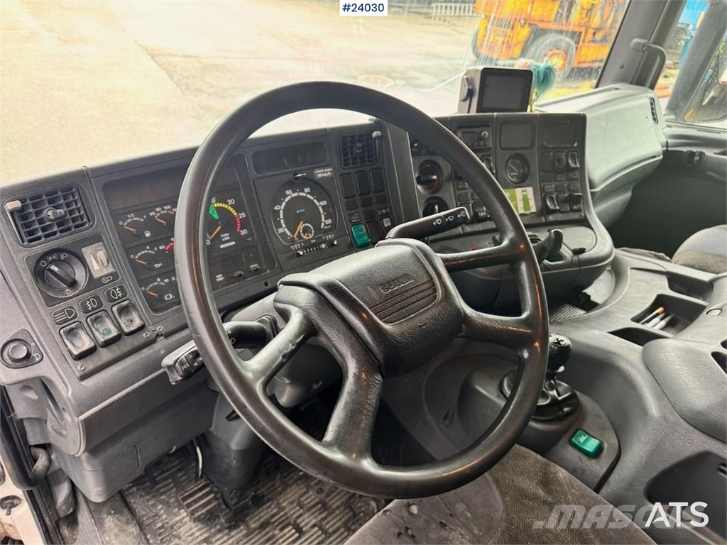Scania P114 Container Truck with Tail Lift Camiones portacontenedores