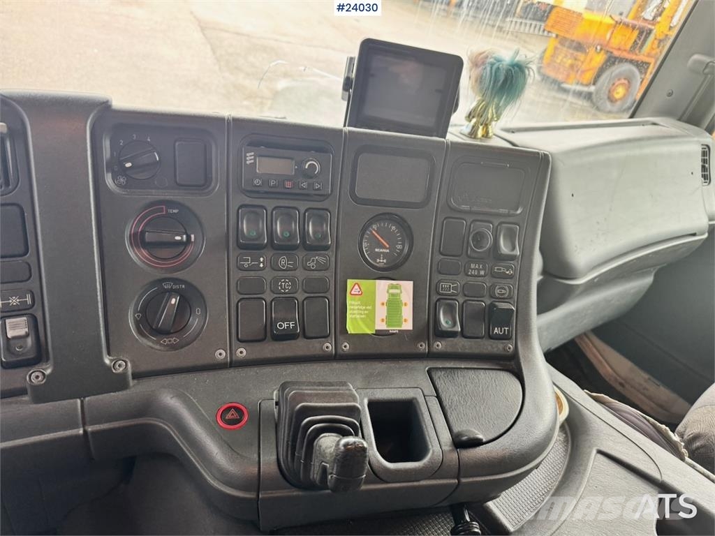 Scania P114 Container Truck with Tail Lift Camiones portacontenedores