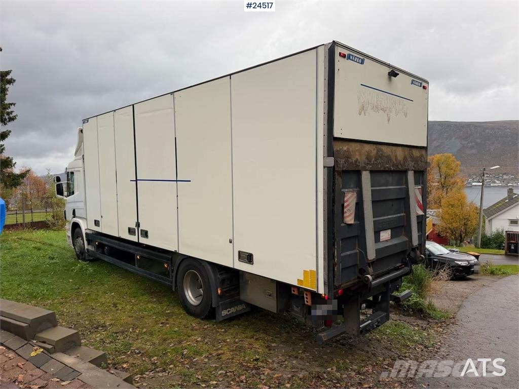 Scania P270 4x2 box truck with full side opening and tail Kylmä-/Lämpökori kuorma-autot