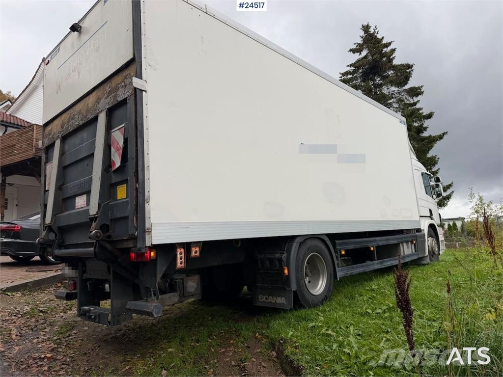 Scania P270 4x2 box truck with full side opening and tail Kylmä-/Lämpökori kuorma-autot