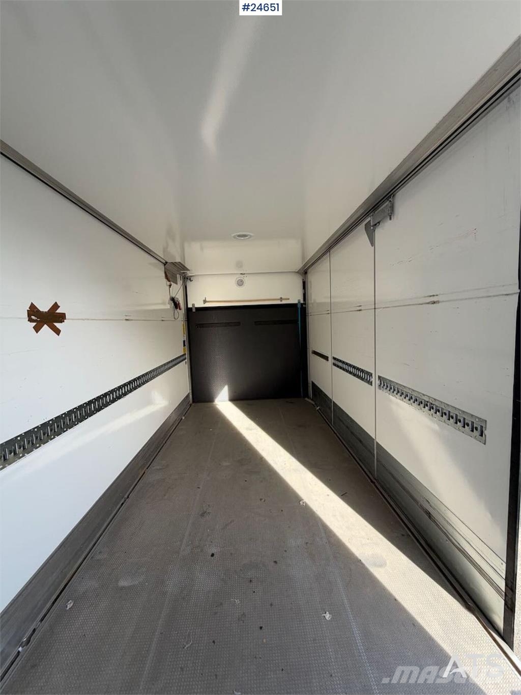 Scania P280 4x2 Box truck – CNG gas Фургони