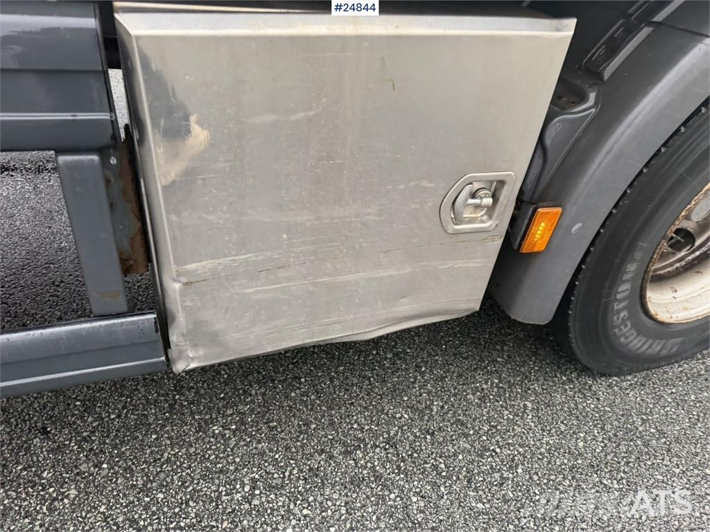 Scania P280 Box truck with full side opening and tail lif شاحنات ذات هيكل صندوقي