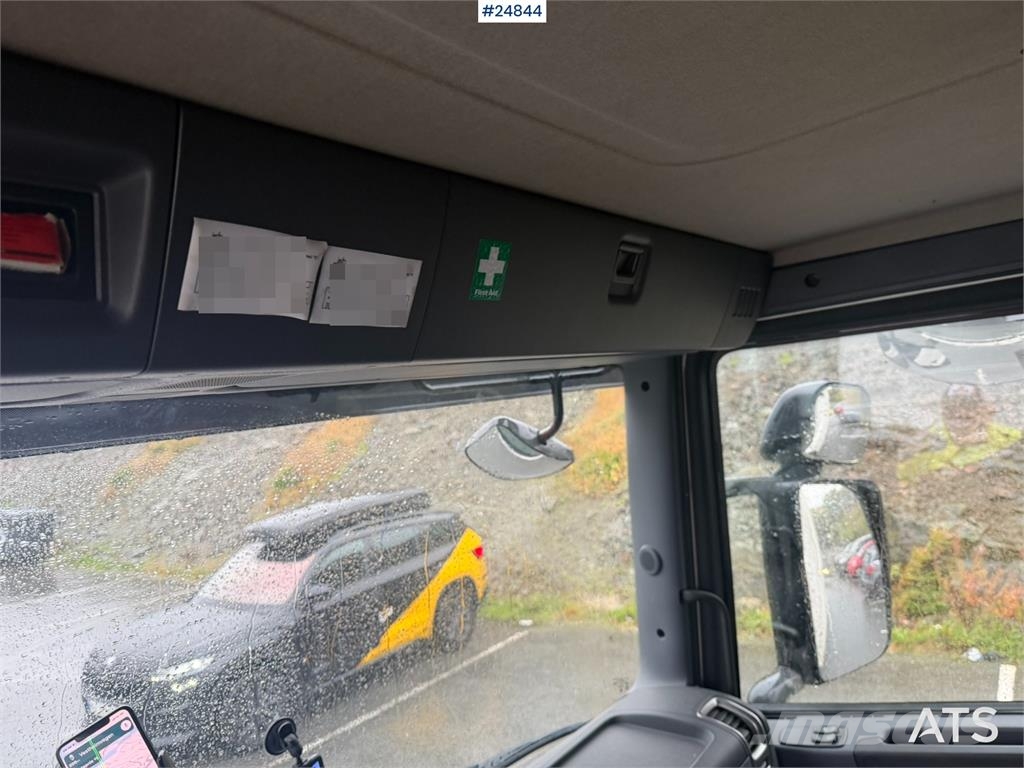 Scania P280 Box truck with full side opening and tail lif شاحنات ذات هيكل صندوقي