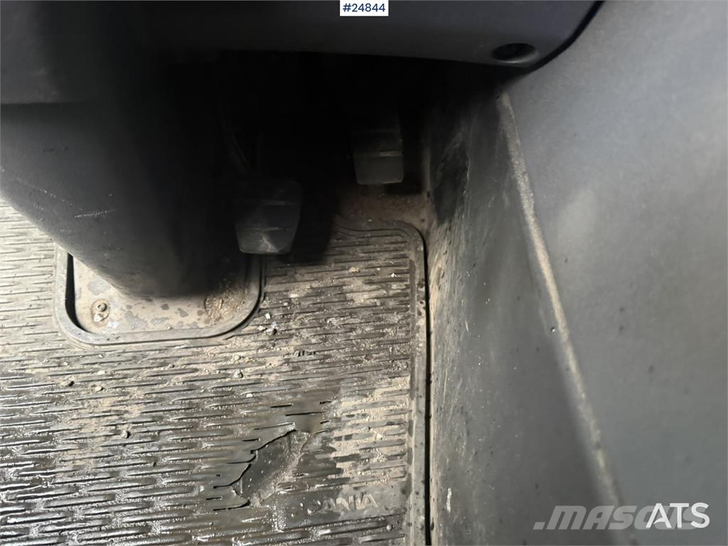 Scania P280 Box truck with full side opening and tail lif شاحنات ذات هيكل صندوقي