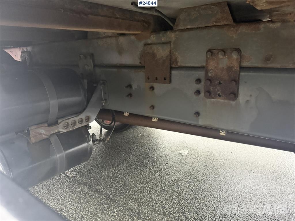Scania P280 Box truck with full side opening and tail lif شاحنات ذات هيكل صندوقي