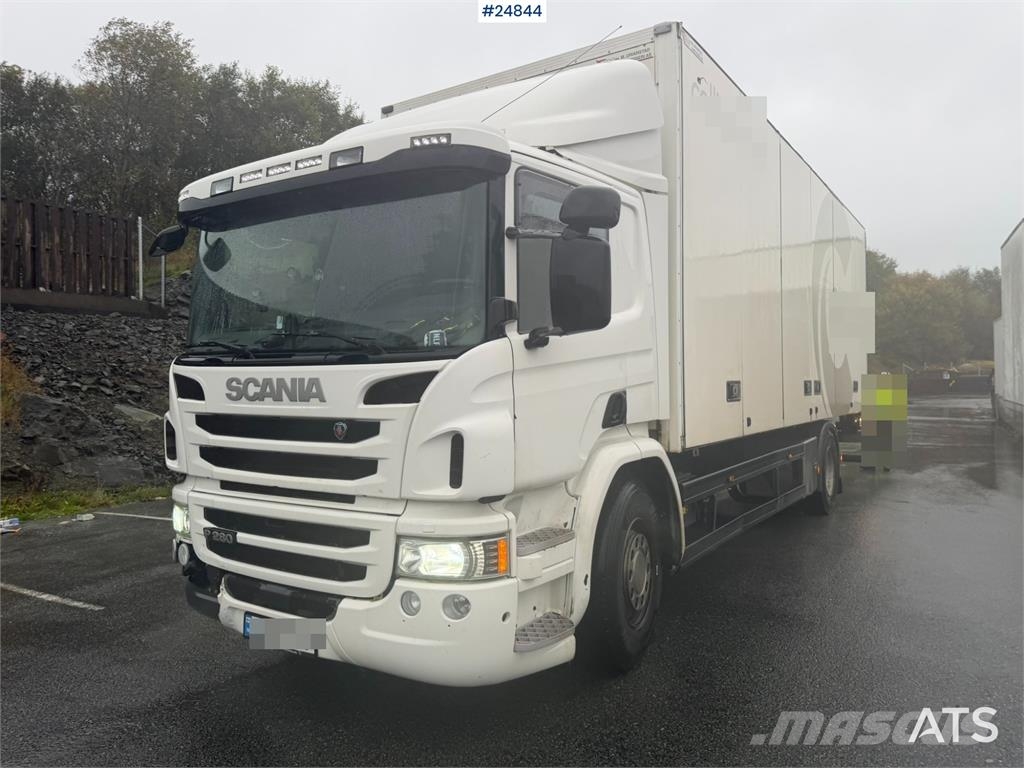 Scania P280 Box truck with full side opening and tail lif شاحنات ذات هيكل صندوقي