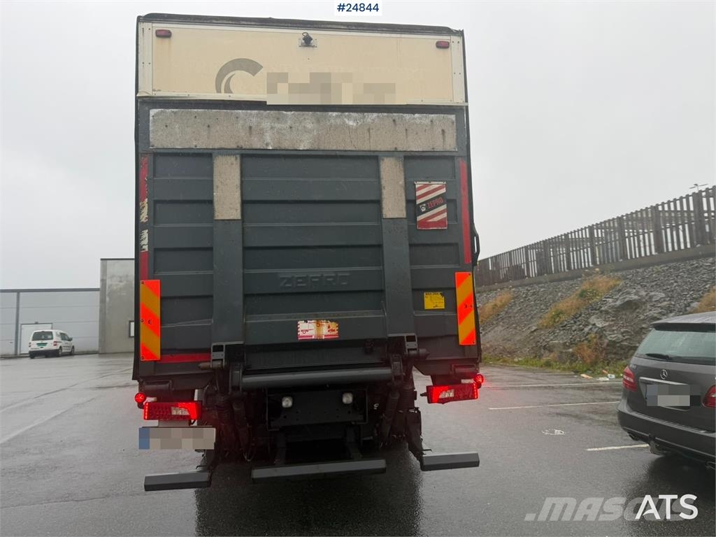 Scania P280 Box truck with full side opening and tail lif شاحنات ذات هيكل صندوقي