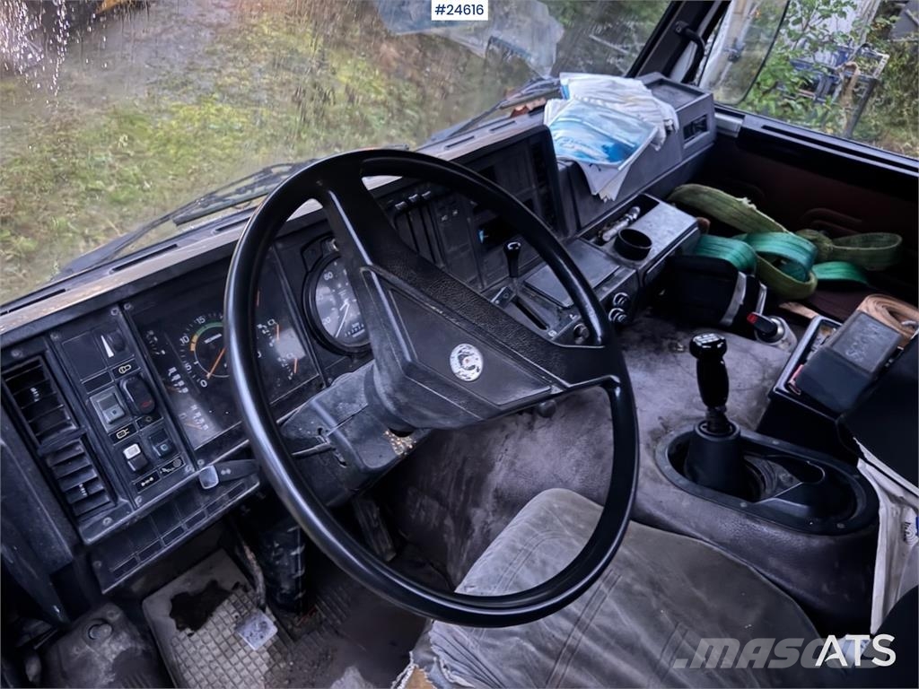 Scania P92 Crane Truck with HIAB 071 Rear-Mounted Crane Kamioni sa kranom