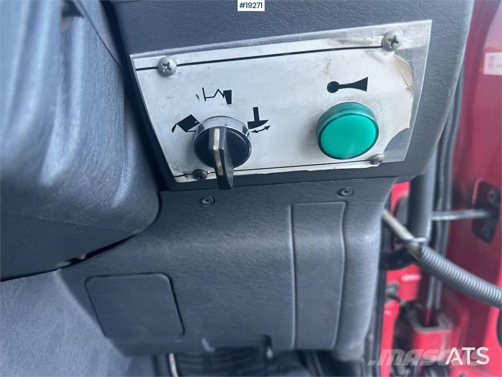 Scania P94 truck. Low km. Vehículos municipales multiusos