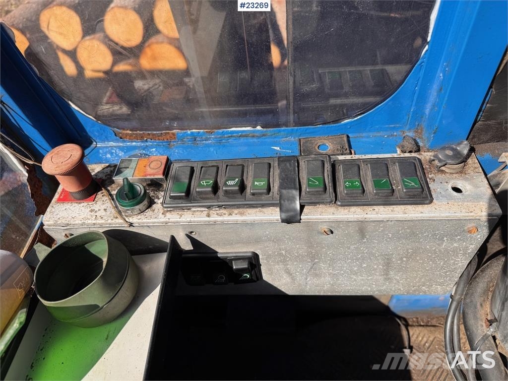 Scania R112 Truck with Crane and Saw Camiones grúa