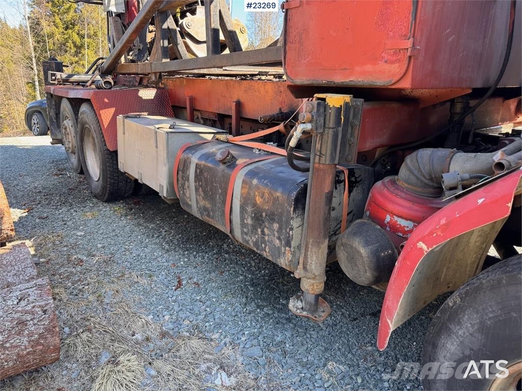 Scania R112 Truck with Crane and Saw Camiones grúa