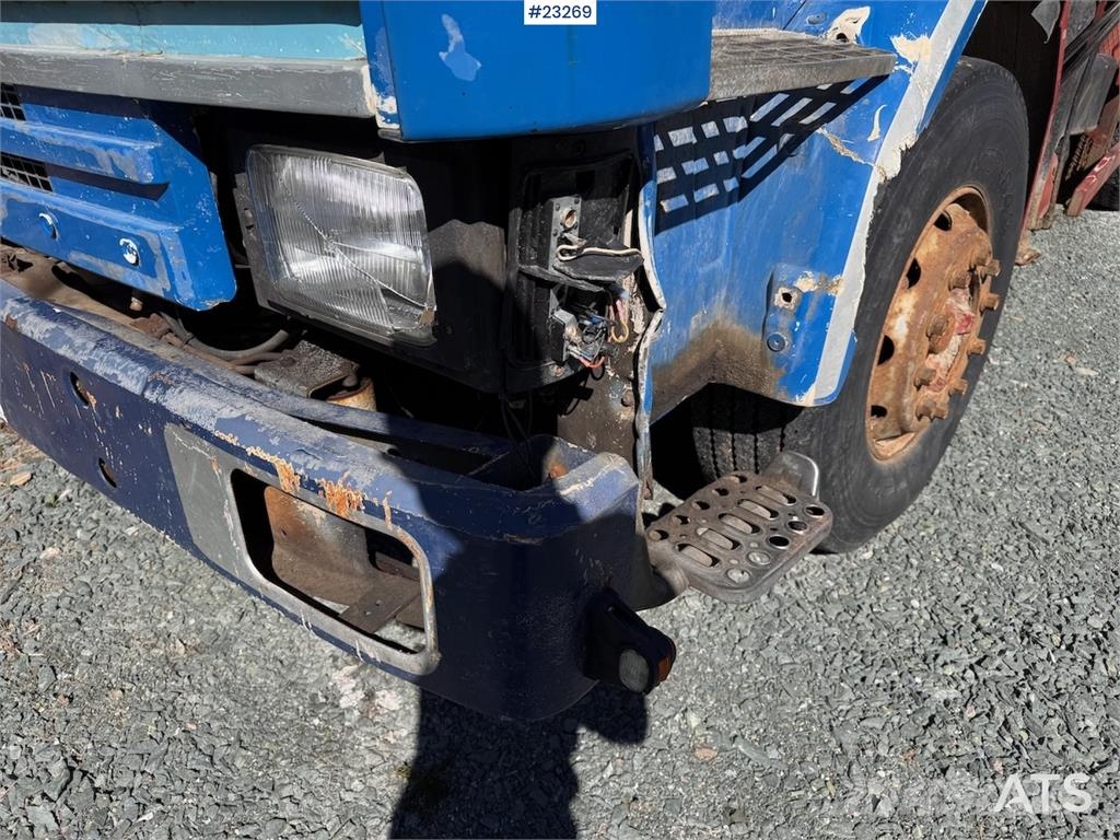 Scania R112 Truck with Crane and Saw Camiones grúa