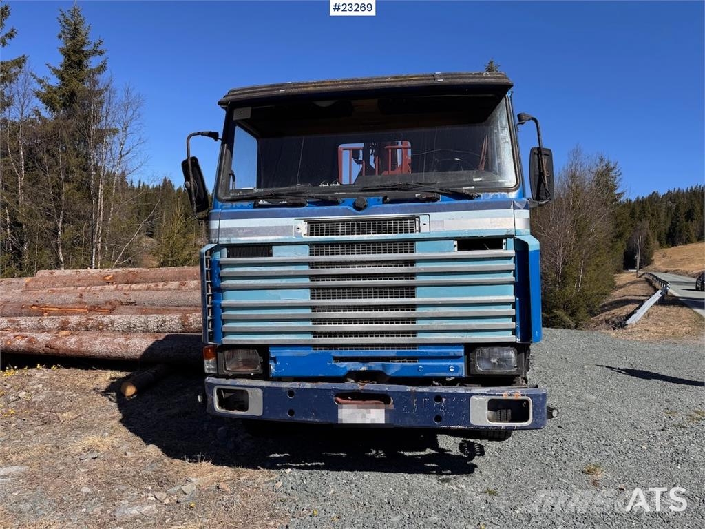 Scania R112 Truck with Crane and Saw Camiones grúa