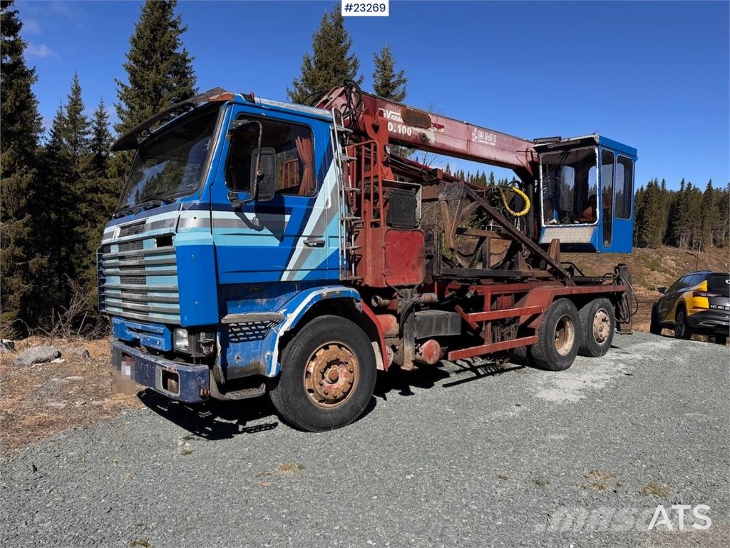 Scania R112 Truck with Crane and Saw Camiones grúa