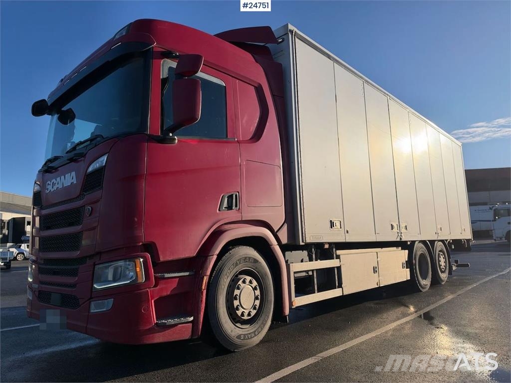 Scania R500 6x2 Box truck - Hiab 13 t/m crane Caminhões baú