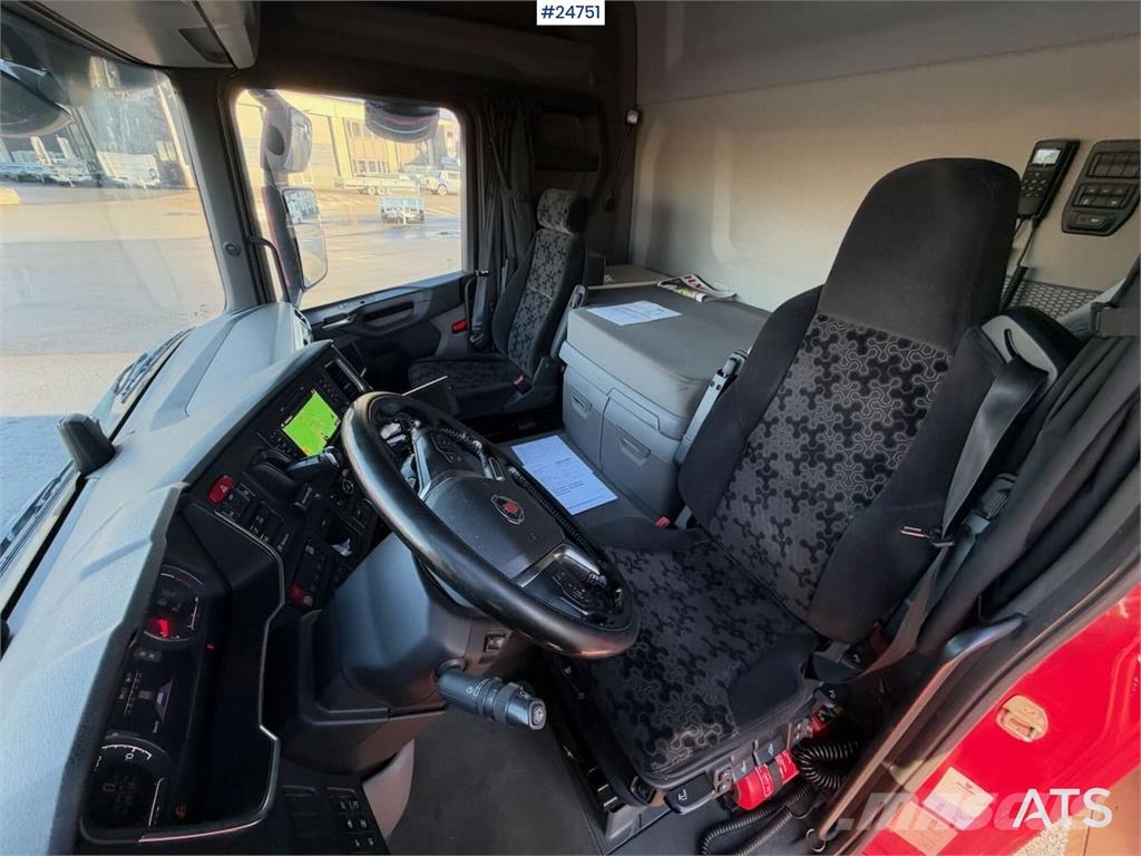 Scania R500 6x2 Box truck - Hiab 13 t/m crane Caminhões baú