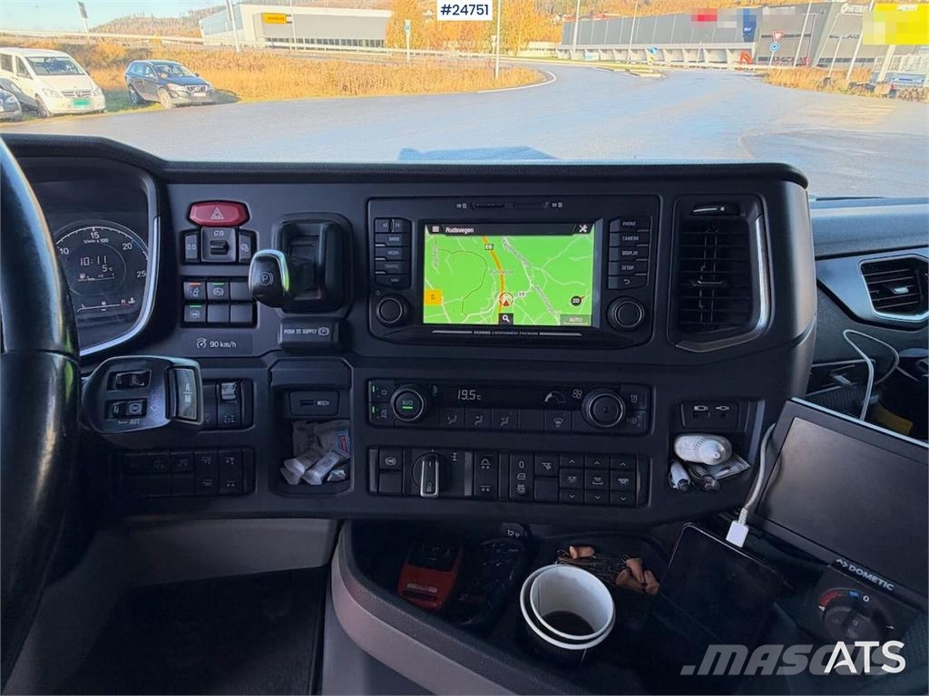 Scania R500 6x2 Box truck - Hiab 13 t/m crane Caminhões baú