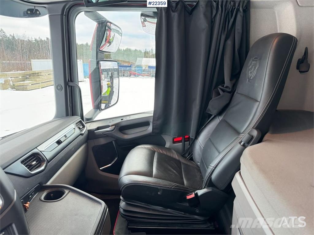 Scania R500 6x2 crane truck w/ 47 t/m Hiab crane with jib Camiones grúa