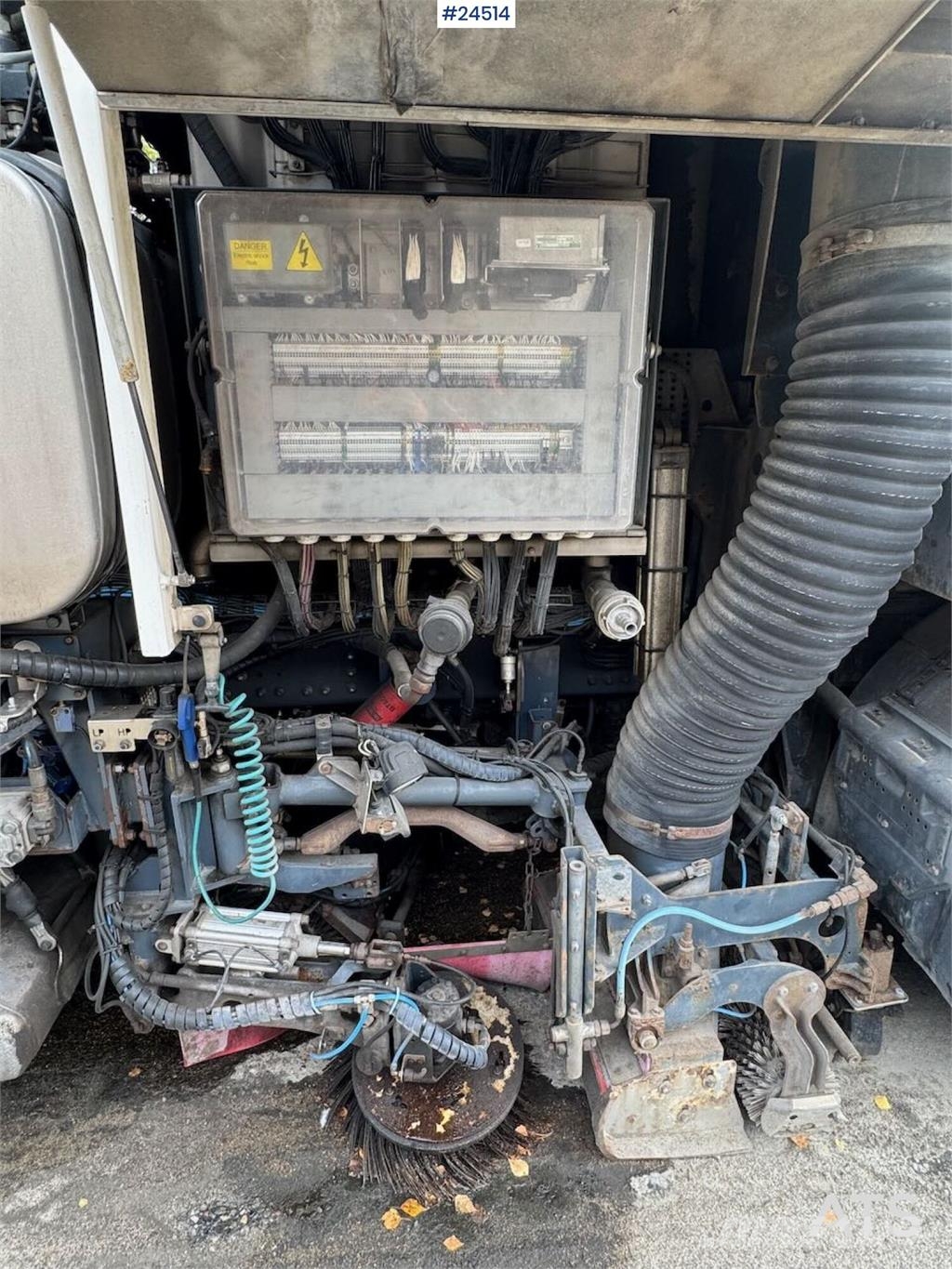 Scania R500 6x2 Suction Sweeper – Valair Body Sweeper trucks