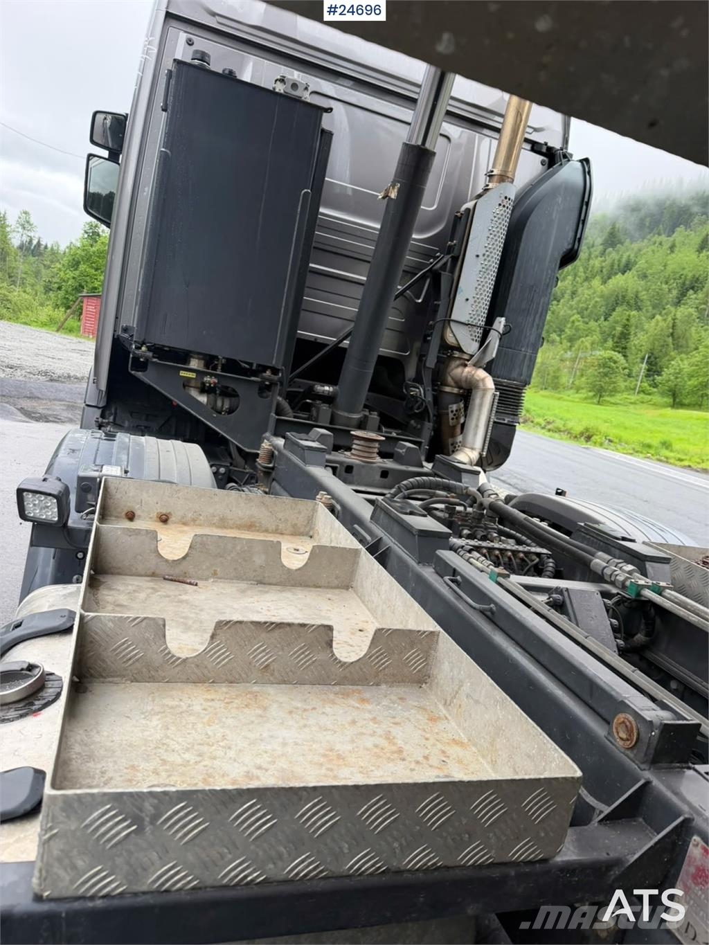 Scania R500 8x4 tipper truck with 2-axle Istrail tipping  Tippbil