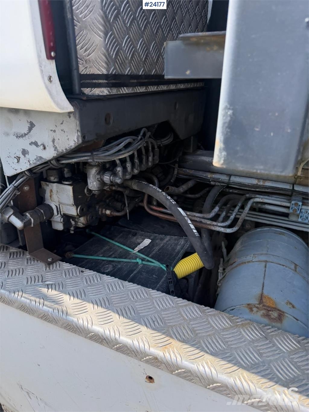 Scania R500 Tridem Hooklift – Without Body شاحنات الرافعات الخطافية