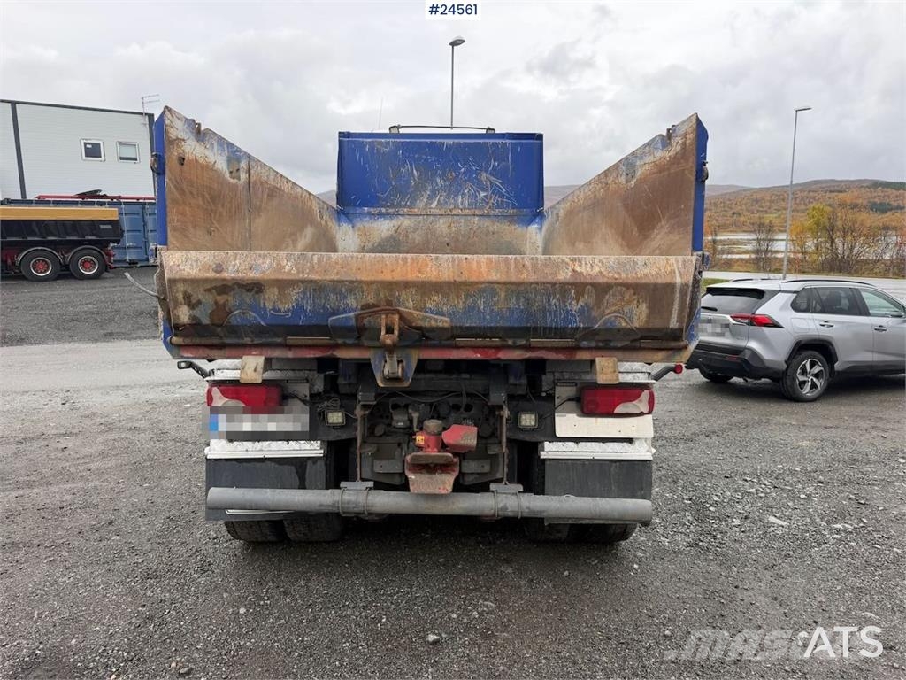 Scania R560 6x2 tipper equipped for snowplowing, with und Tippbil