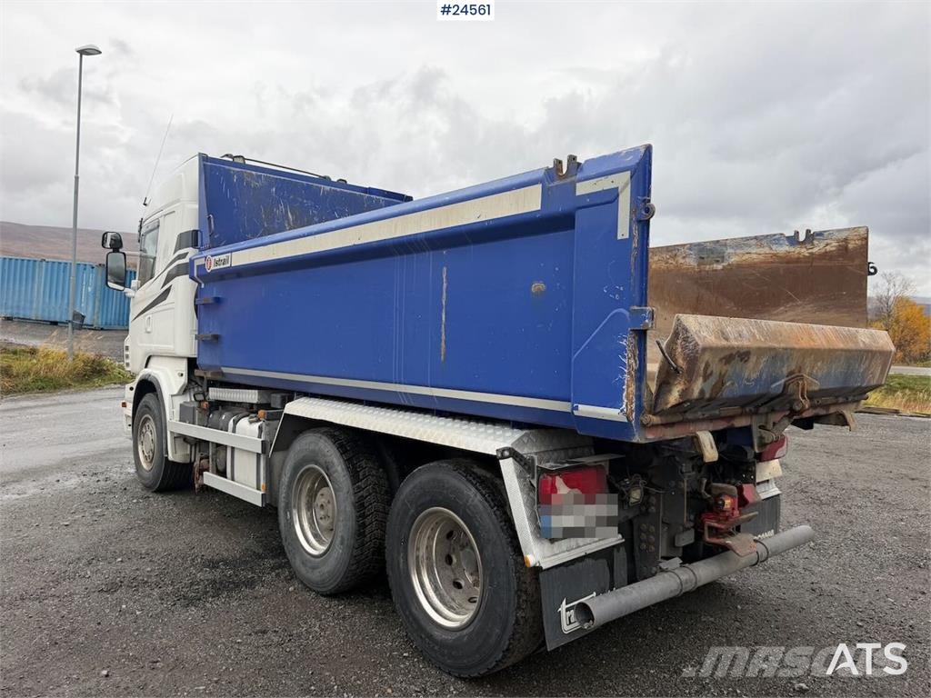 Scania R560 6x2 tipper equipped for snowplowing, with und Tippbil