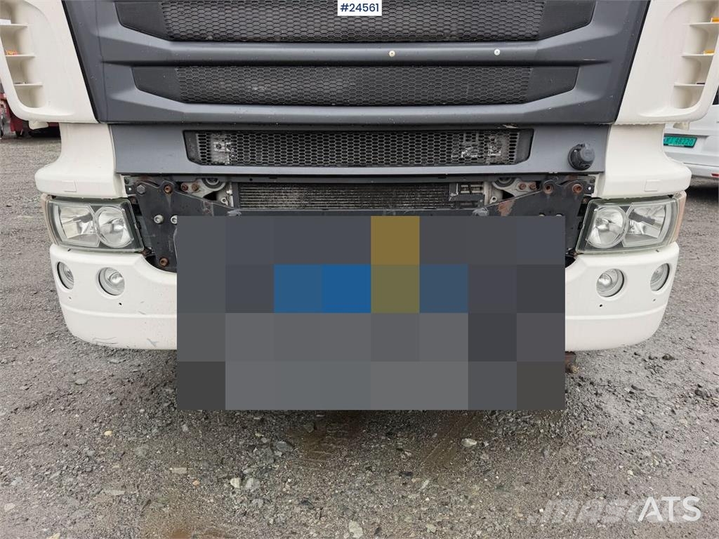 Scania R560 6x2 tipper equipped for snowplowing, with und Tippbil