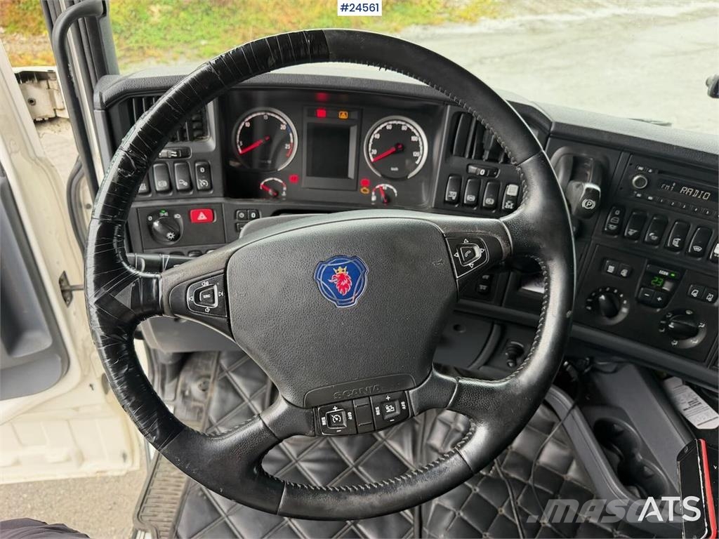 Scania R560 6x2 tipper equipped for snowplowing, with und Tippbil