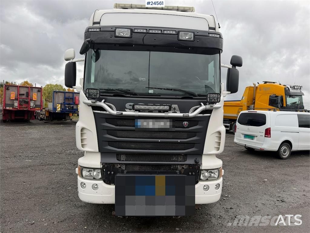 Scania R560 6x2 tipper equipped for snowplowing, with und Tippbil
