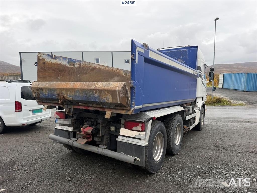 Scania R560 6x2 tipper equipped for snowplowing, with und Tippbil