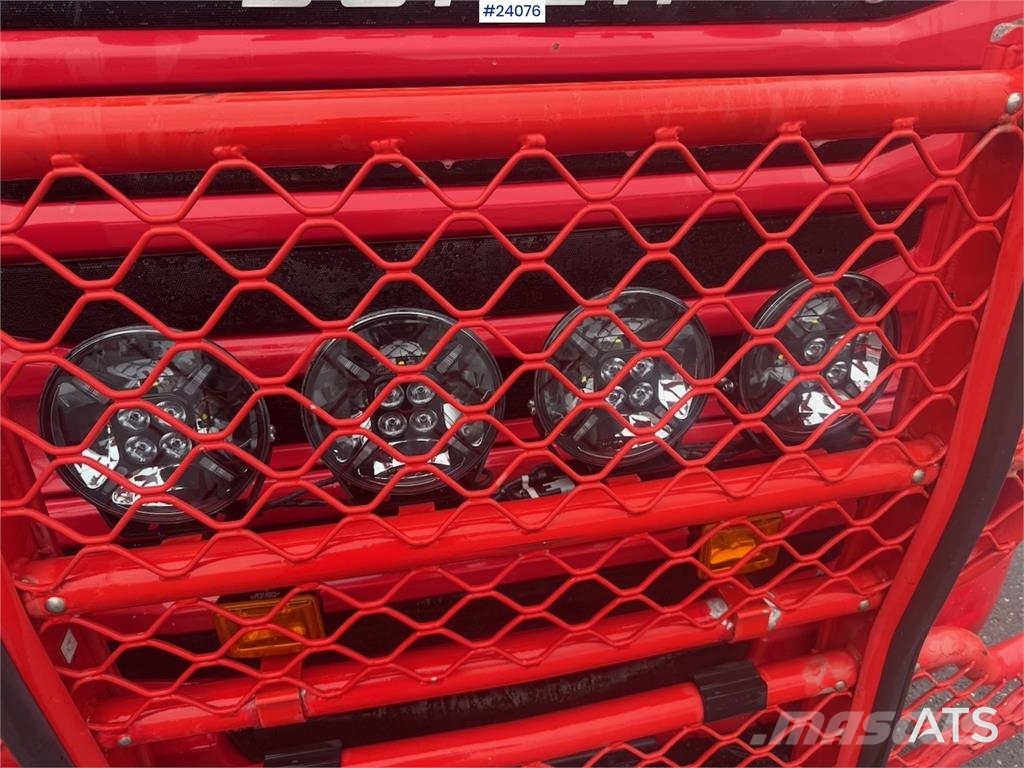 Scania R560 6x4 Tractor Unit. Truck Mounted Attenuator NO وحدات الجر