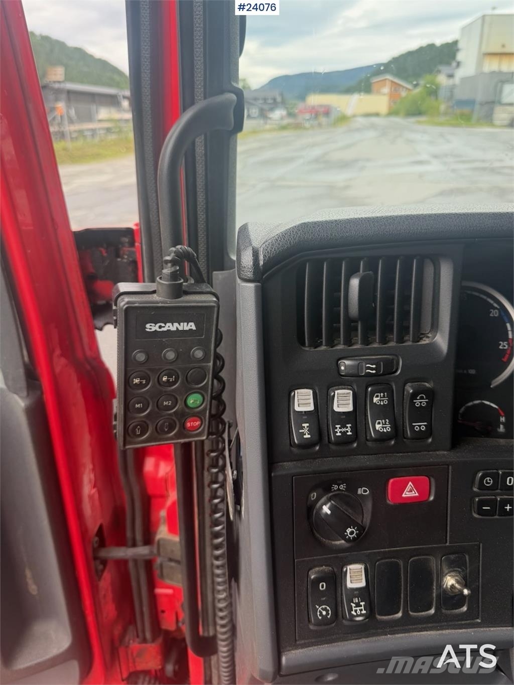 Scania R560 6x4 Tractor Unit. Truck Mounted Attenuator NO وحدات الجر