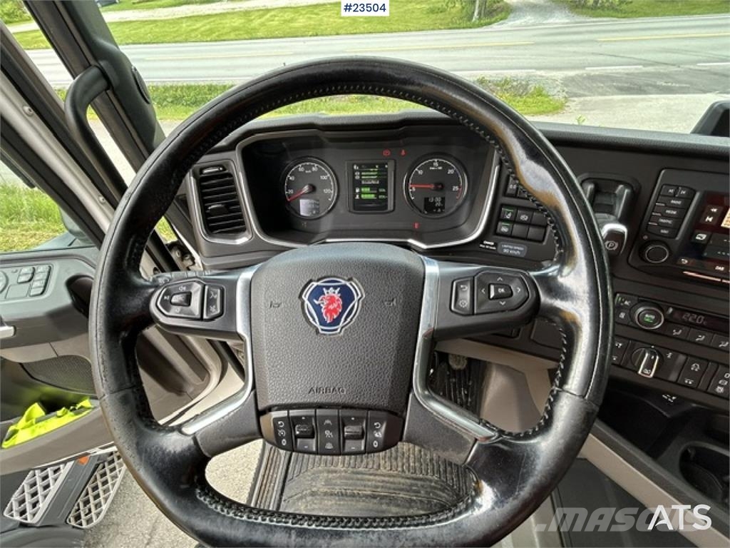 Scania R580 6x2 Chassis شاحنات بمقصورة وهيكل