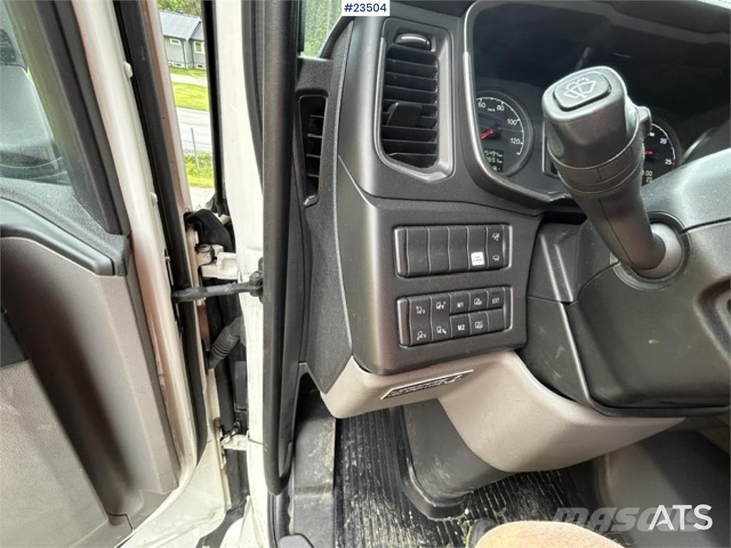 Scania R580 6x2 Chassis شاحنات بمقصورة وهيكل
