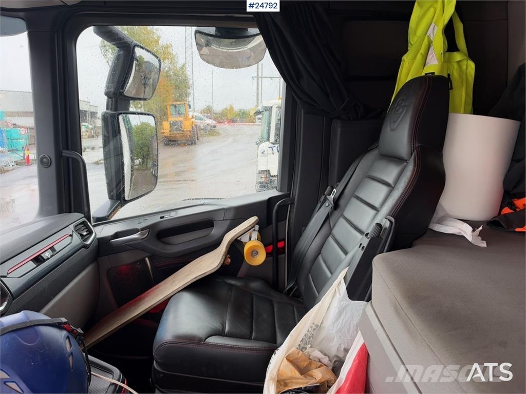 Scania R580 6x2 Hookloader – NTM bodywork شاحنات الرافعات الخطافية
