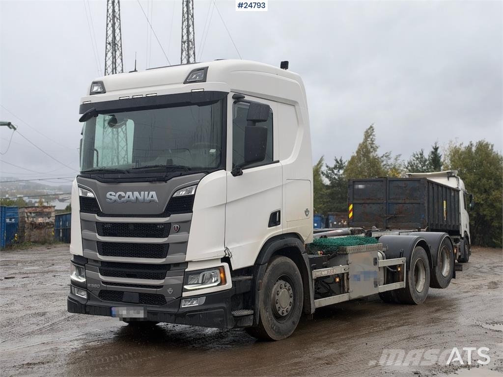 Scania R580 6x2 Hookloader – NTM bodywork アームロール