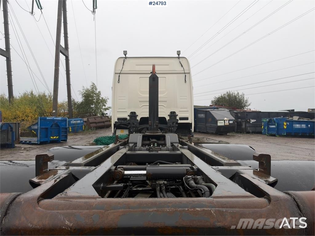 Scania R580 6x2 Hookloader – NTM bodywork アームロール