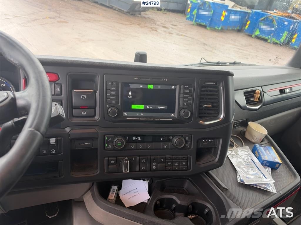 Scania R580 6x2 Hookloader – NTM bodywork アームロール