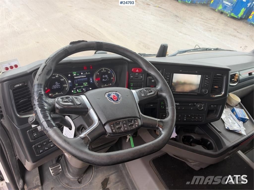 Scania R580 6x2 Hookloader – NTM bodywork アームロール